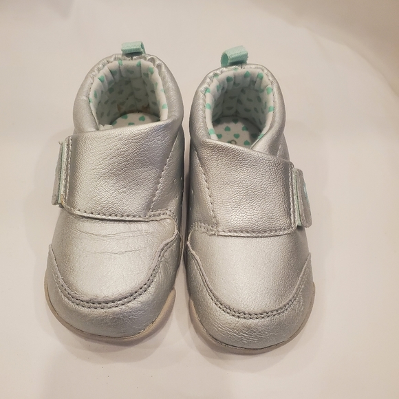 Silver leather first walking shoes - Picture 5 of 8